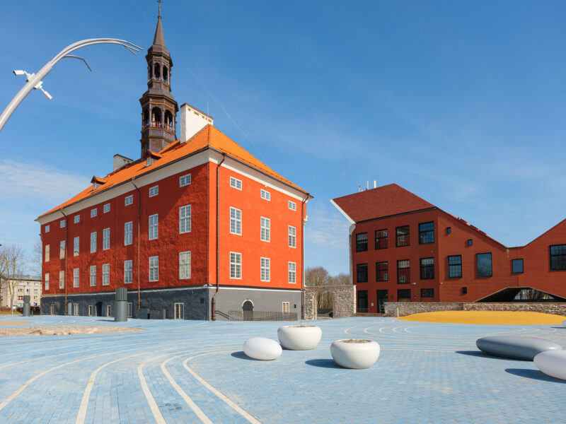 Opening of Ihor Tkachivskyi’s metal sculpture series at Stockholm Square in Narva