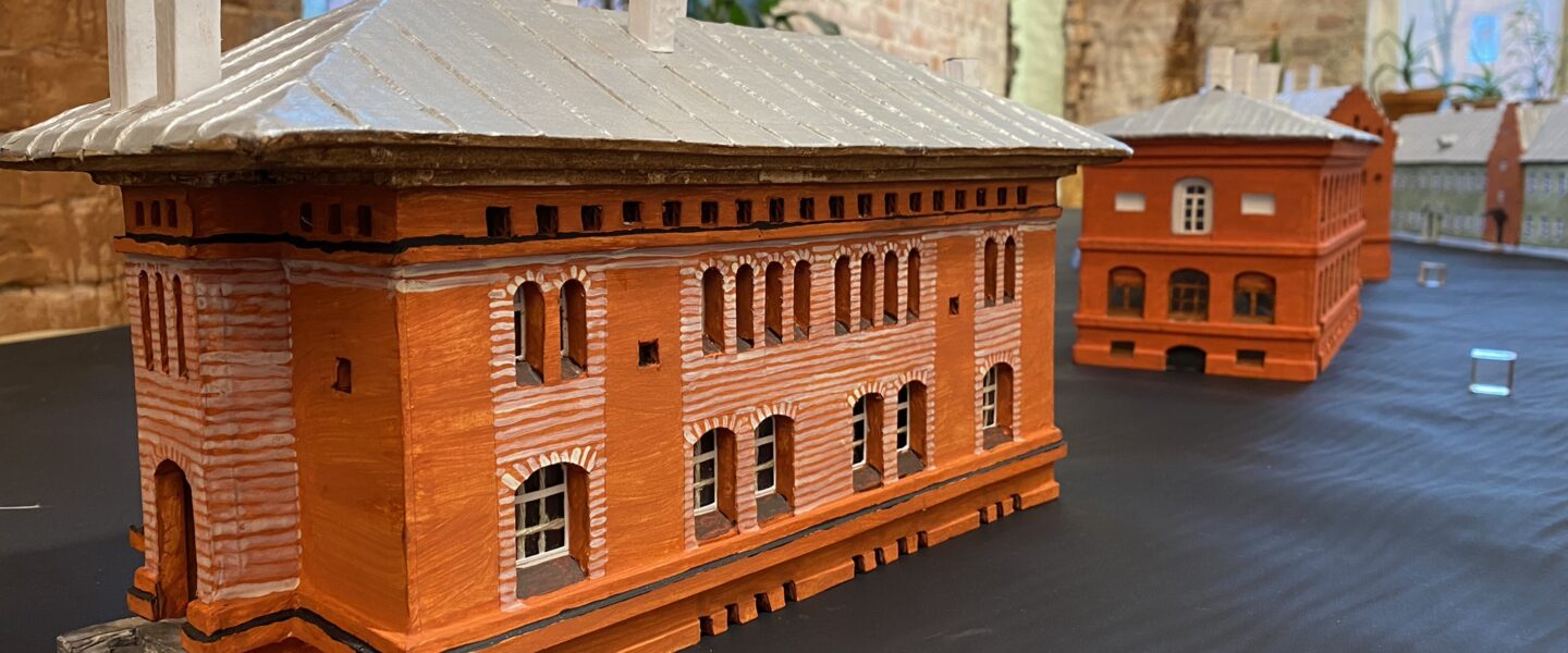 History tour of the director’s villa and presentation of Kreenholm area’s model
