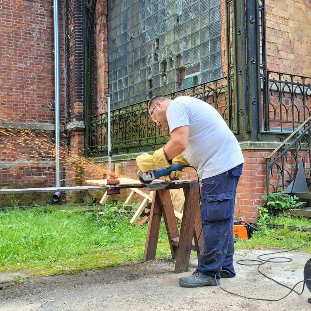 Welding workshop by Ukrainian artist Ihor Tkachivskyi