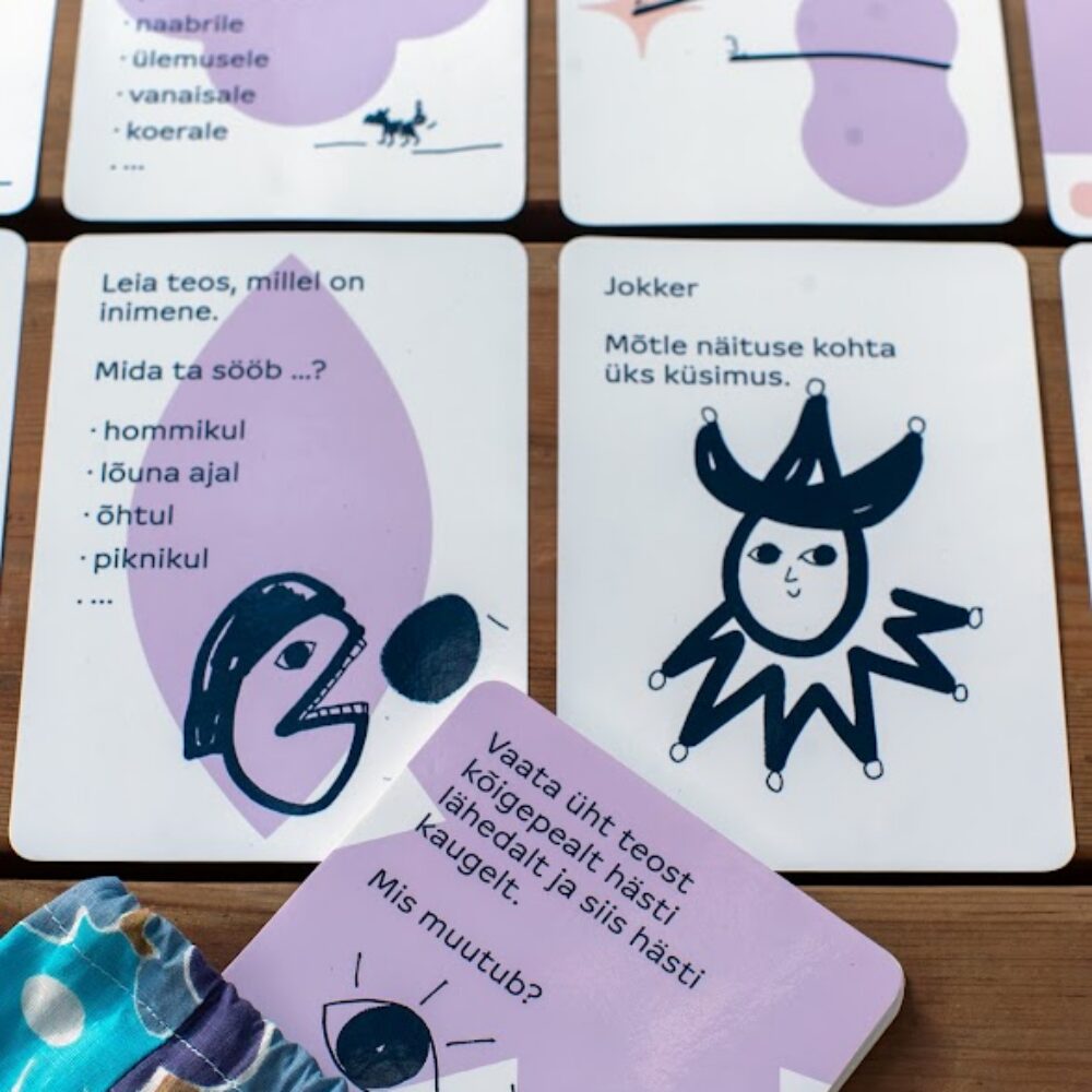 Borrow art cards to discover the NART exhibition!