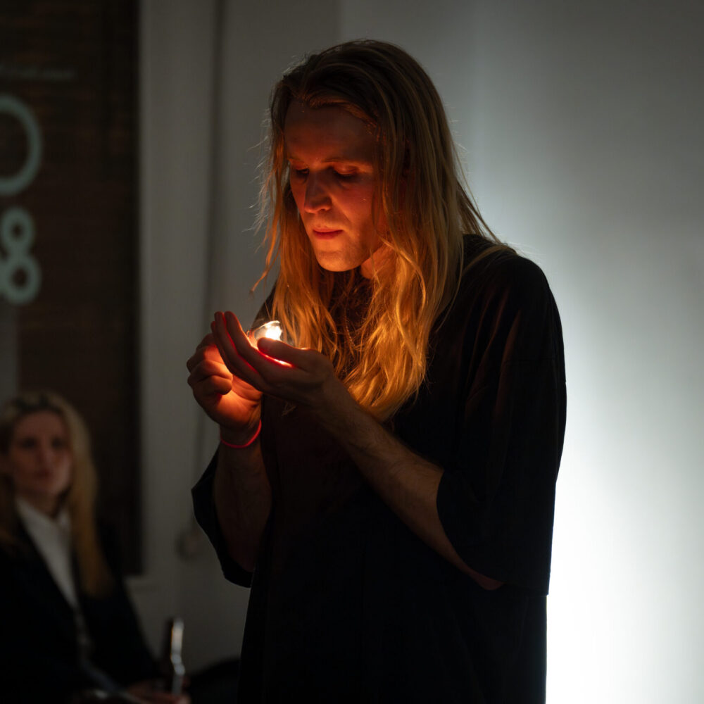 Vaim Sarv | “Kunstnikud on kohal”