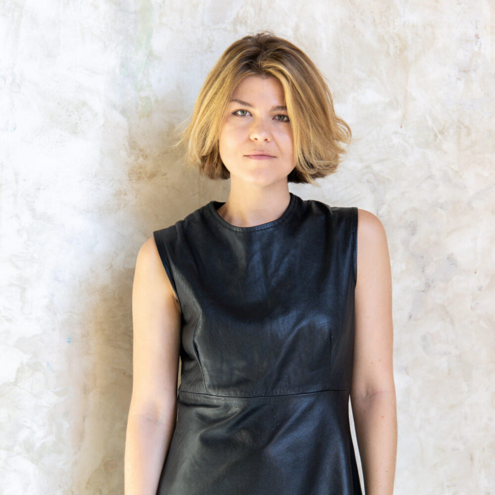 Yulia Krivich ⏐ Loore