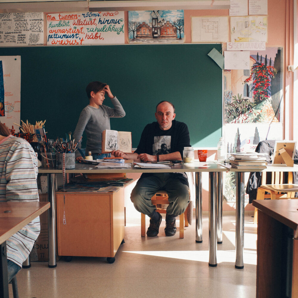 Galerii ⎜ “Kunstnikud on kohal” ⎜ Erki, Jevgeni ja Vaim koolides
