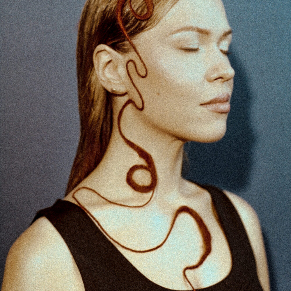 Caroliina Ladva | “Kunstnikud on kohal” (estonia)