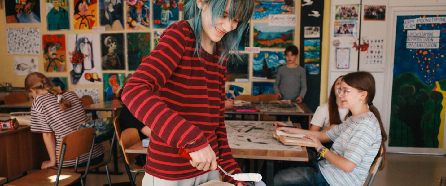 Contemporary Art Helps School students in Narva practise Estonian